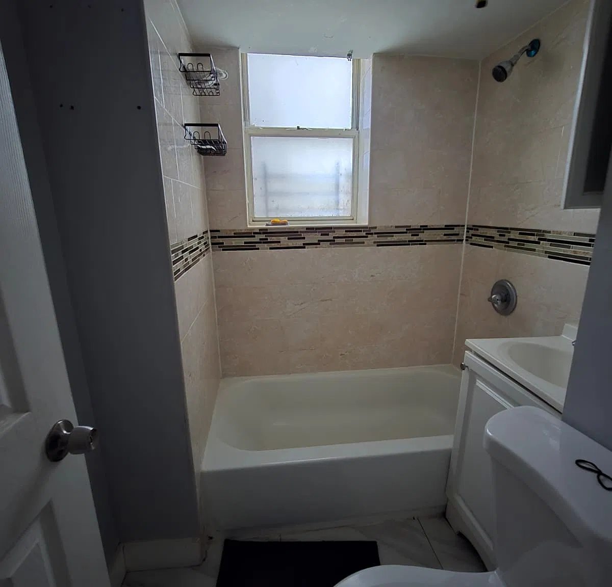 2 bed, $1,900 — Photo 2