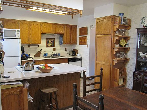 3rd image of 1539 Wildrose Dr