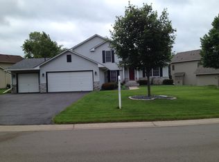 520 Weston Hills Ct, Eagan, MN 55123
