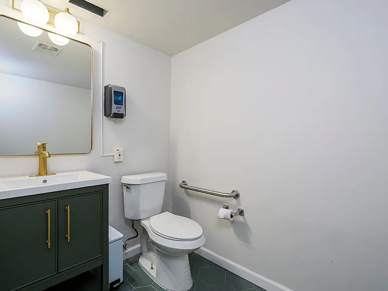 Oak Forest Apartments — Photo 24
