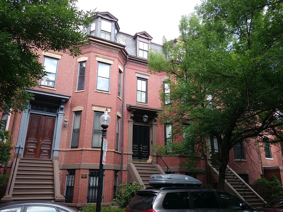 2nd image of 21 Holyoke St