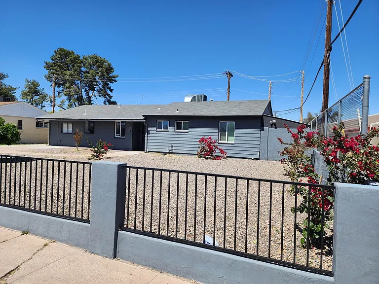 1214 W Highland Ave — Photo 63