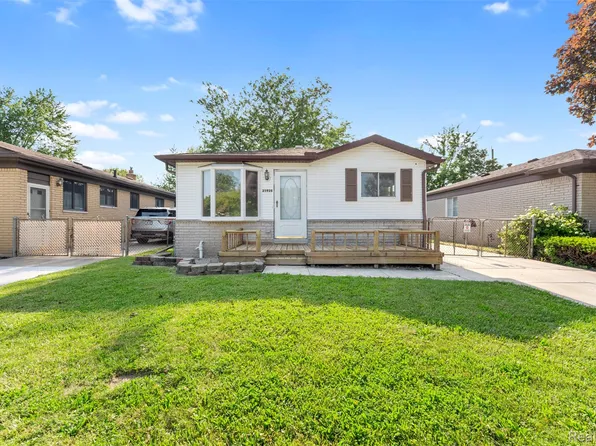 25928 Reeck Rd, Woodhaven, MI 48183