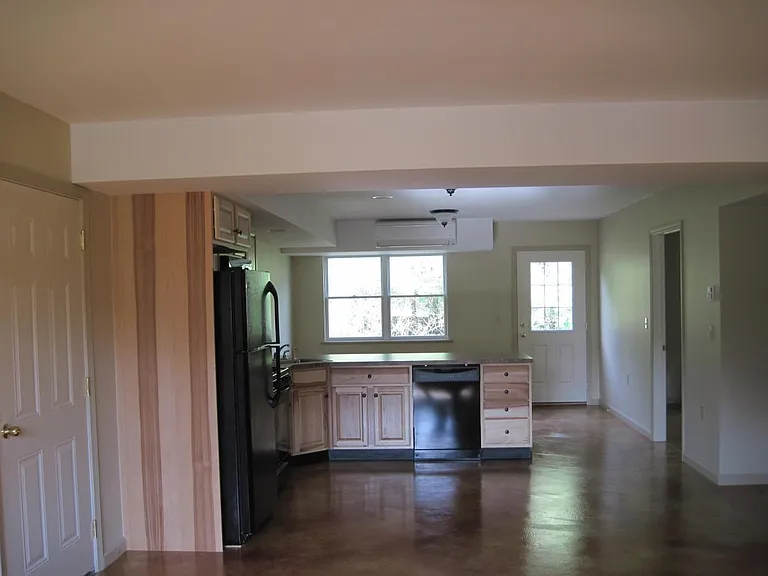 52 Trinity Ln — Photo 4