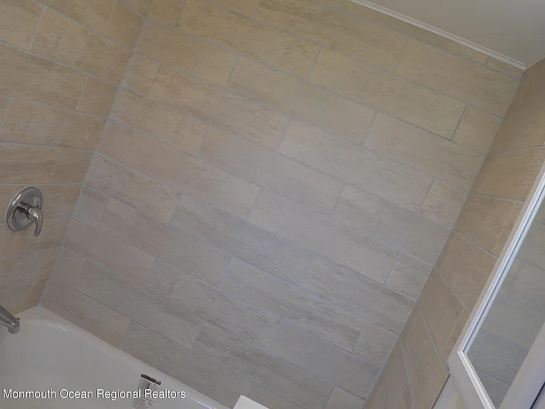 186 S Park Ave — Photo 16