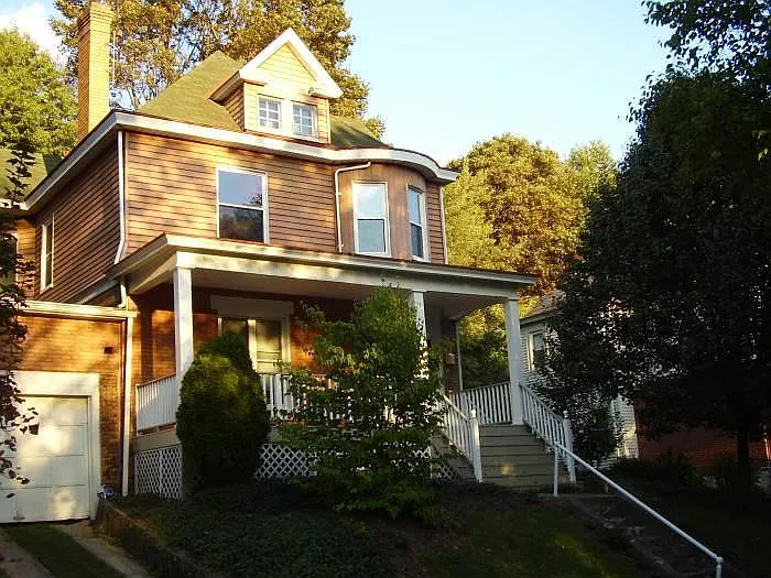 Clearview Ave