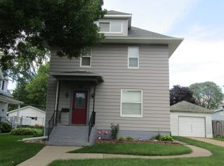 812 4th Ave S, Clinton, IA 52732