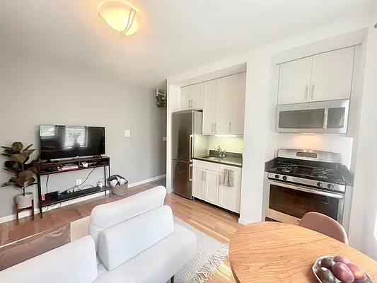 Rented by KYLM, LLC | media 16