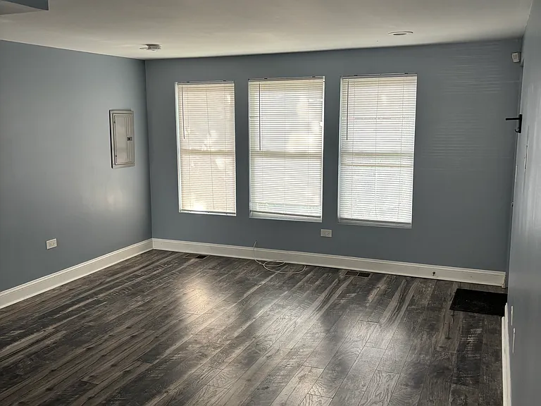 3700 S Michigan Ave #1 — Photo 2