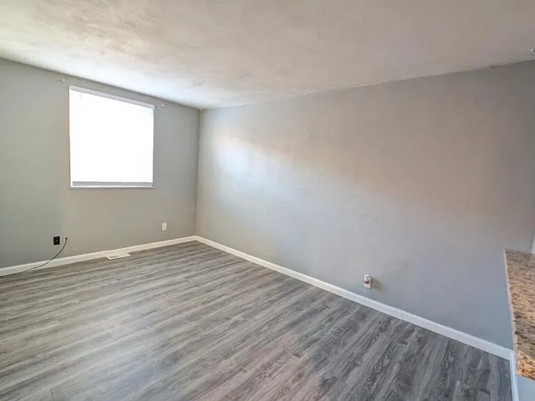7230 Southwest Ave #9 — Photo 12