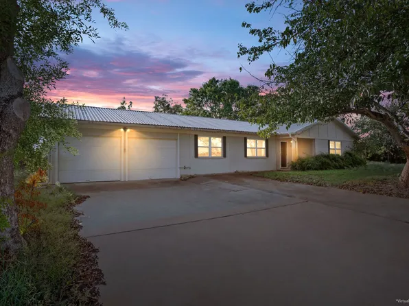 805 Meadowlark St, Hamilton, TX 76531