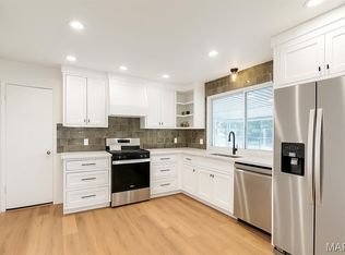 20 Pinehurst Ct, Saint Peters, MO
