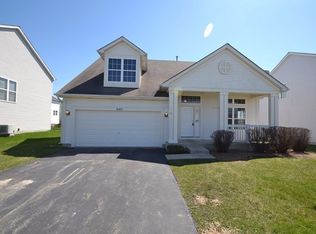 2145 W Litchfield Dr, Round Lake, IL 60073