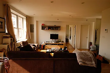 Rented by Realty Advisors Group