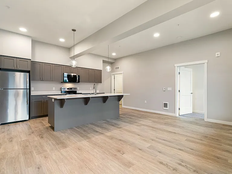 City Gate Apartments — Photo 79