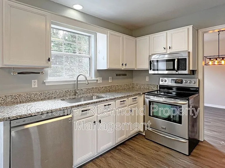800 Kiefer Field Ct — Photo 8