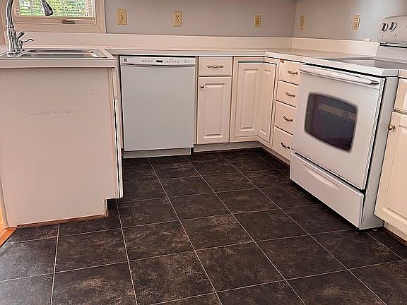 5th image of 1407 Groton Ct
