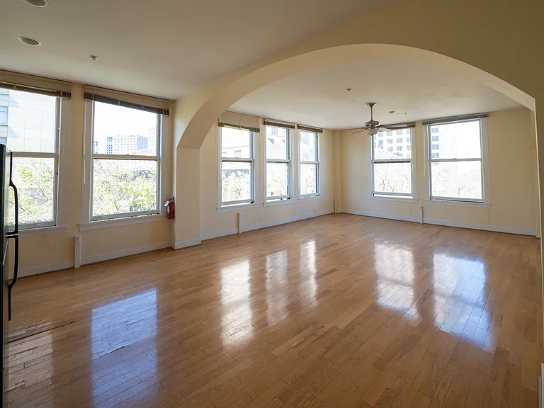 Twohy Apartments — Photo 7