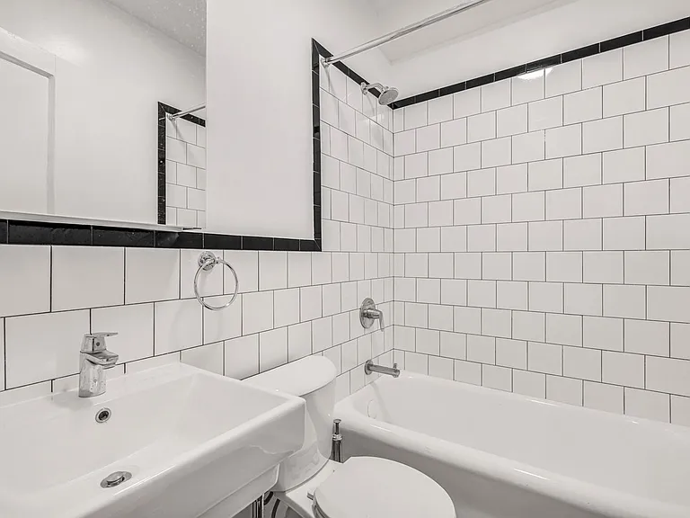 208 W 23rd St #202 — Photo 7