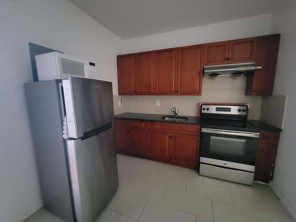 1st image of 1210 Wallace St #1