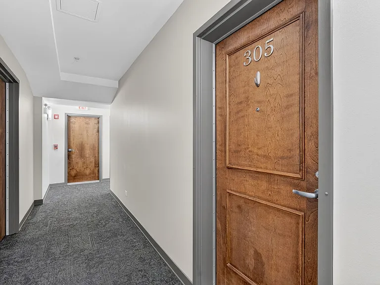 525 Kedzie St — Photo 87