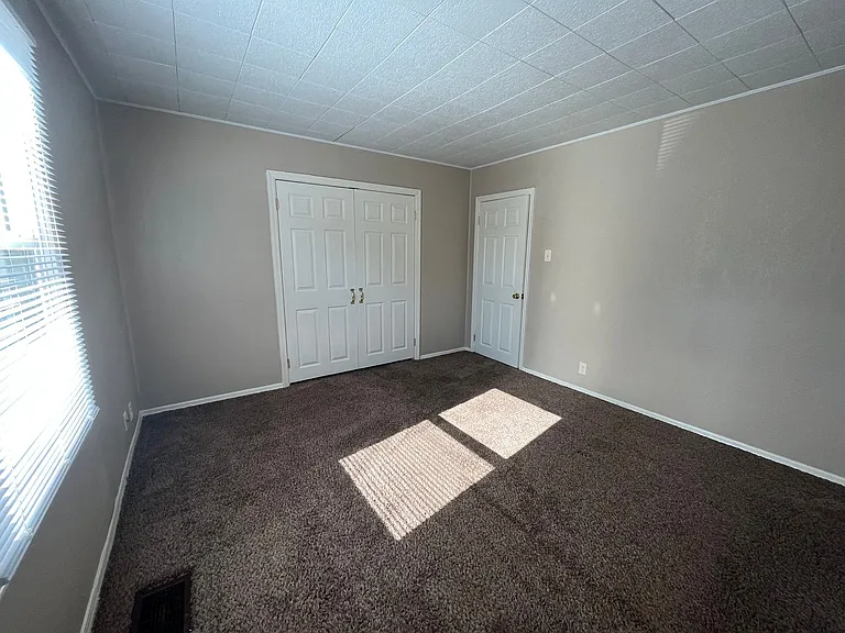 1236 Scott Ave — Photo 11