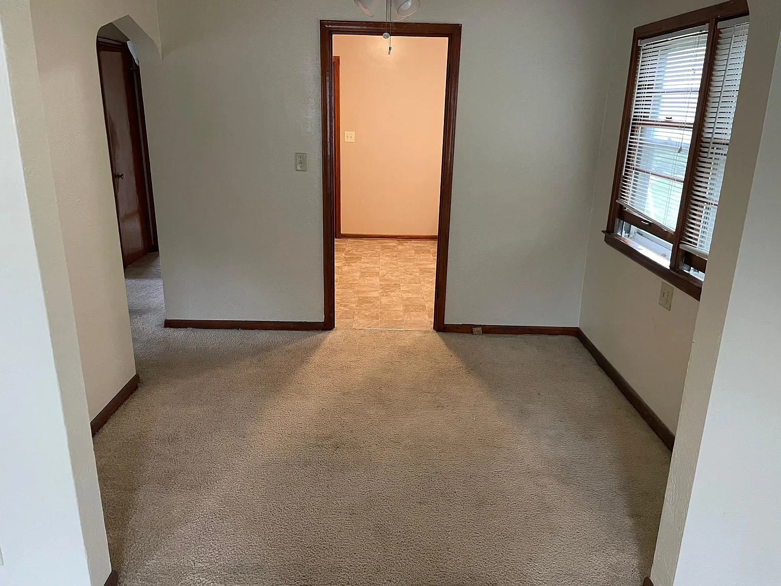 1506 Eleanor Ave — Photo 3