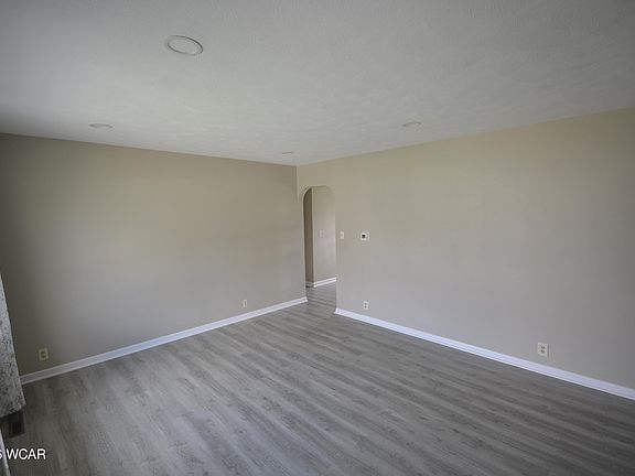 2nd image of 1120 Melrose St