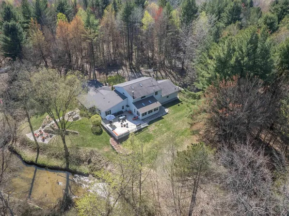 5842 W Bradford Rd, Shepherd, MI 48883