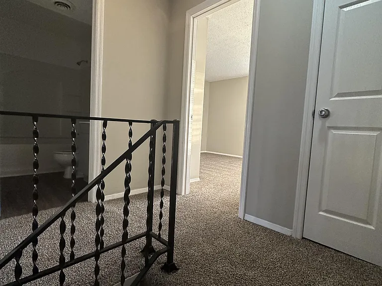 1057 Harold Dr #1 — Photo 9
