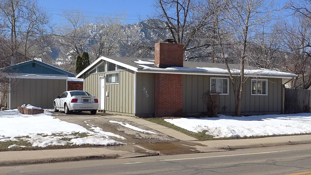 3 bed, 1008 sqft, $3,750 — Photo 1