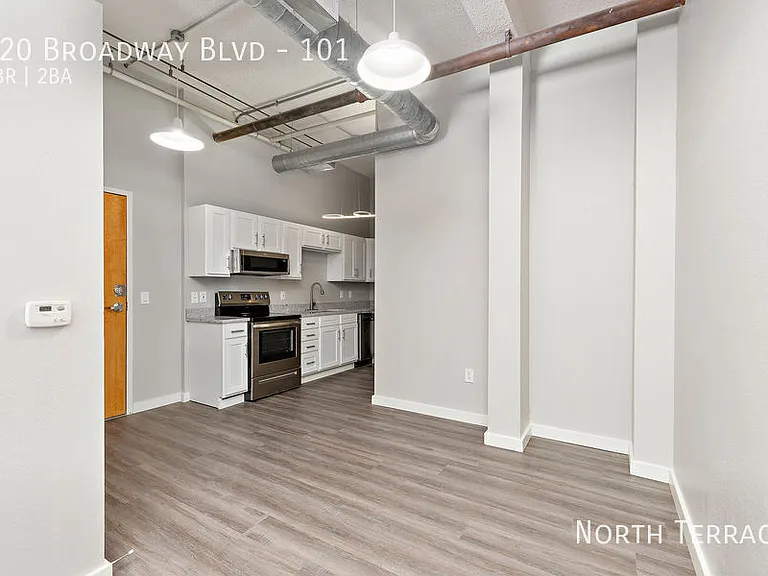920 Broadway Blvd #101 — Photo 2