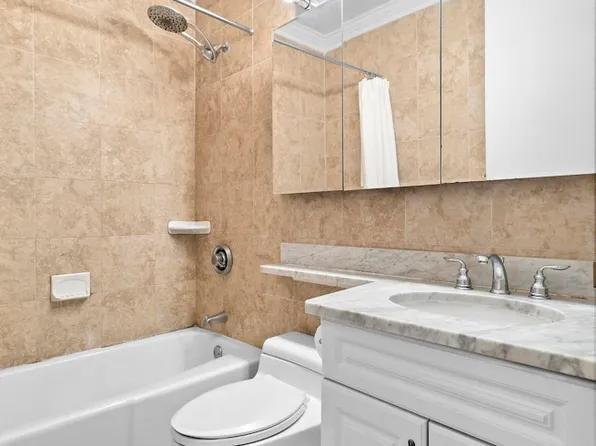 350 West 50th Street image 3 of 14