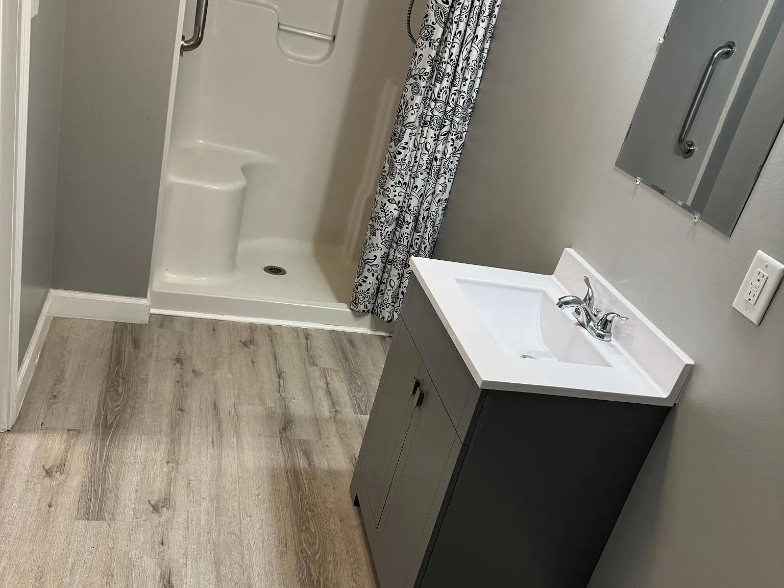 Studio, 550 sqft, $795 — Photo 2