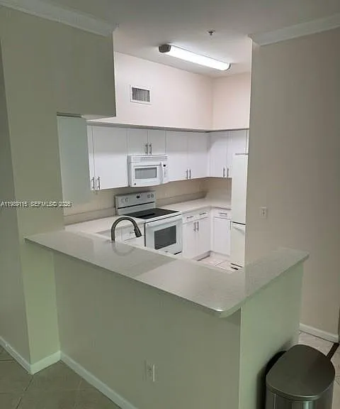 11760 Saint Andrews Pl #302 — Photo 4