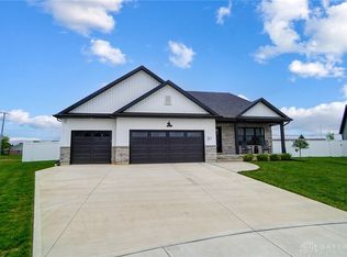 31 Edward Cir, Troy, OH 45373