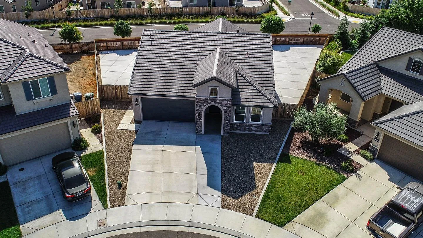 1147 Obsidian Ct photo 1
