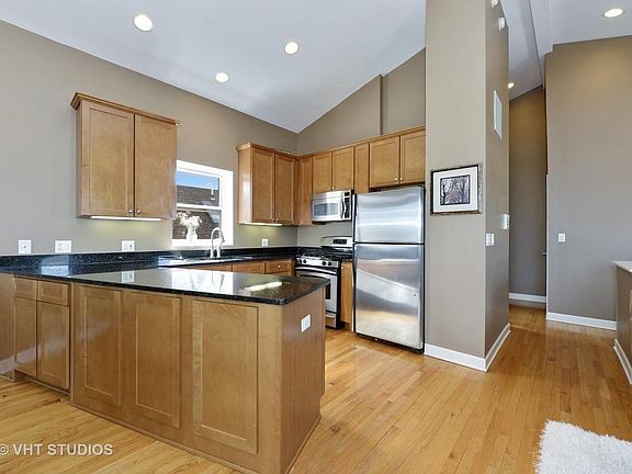 4th image of 1456 N Greenview Ave #3E