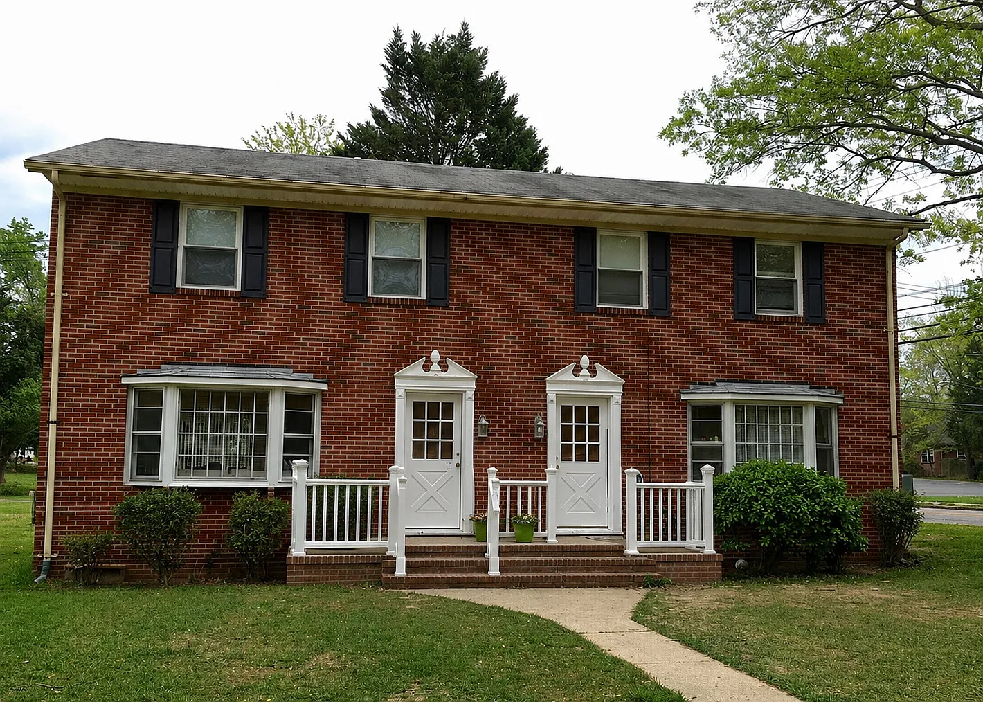 3 bed, 1.5 bath, 2288 sqft, $2,200 — Photo 1