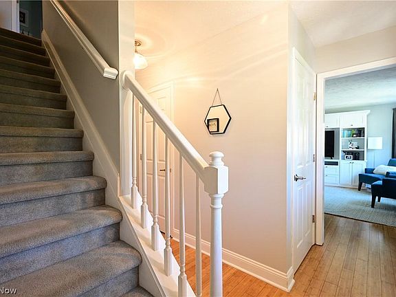 2nd image of 342 Huntmere Dr