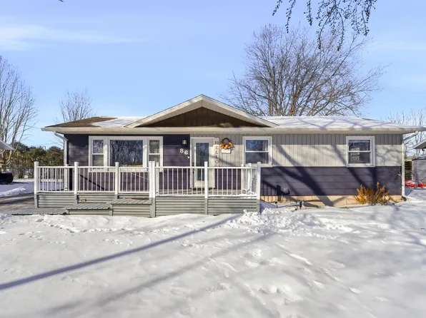 86 Pioneer Ct, Fond Du Lac, WI 54935
