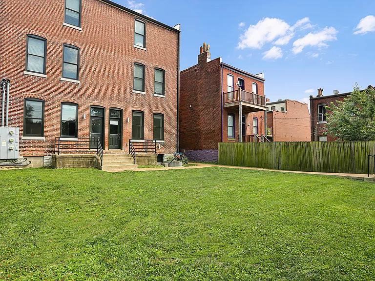 2263 Indiana Ave #A — Photo 14