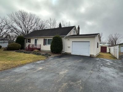 11 Pineview Dr, Rouses Pt, NY, 12979