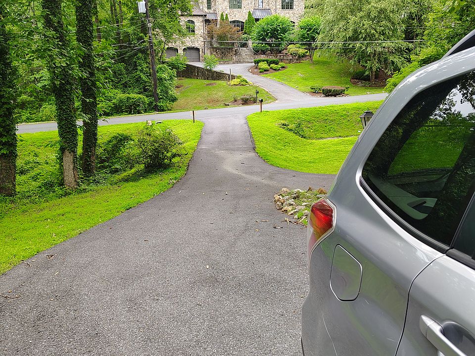 Driveway from house and garage to Orkney Pkwy