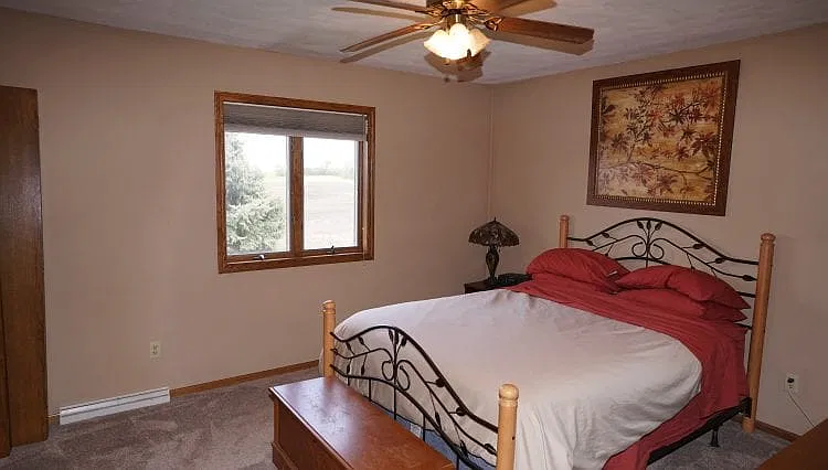 3 bed, 2500 sqft, $2,395 — Photo 2