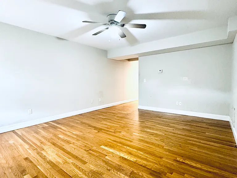 586 Hampton Way #1 — Photo 21