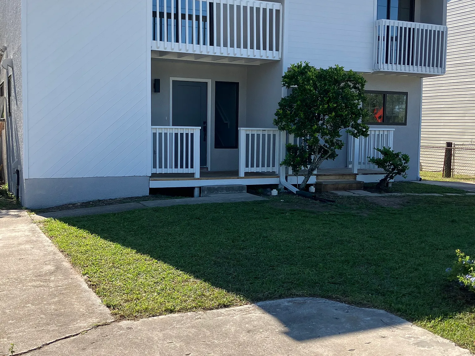 2 bed, 1.5 bath, 1100 sqft, $2,495 — Photo 2