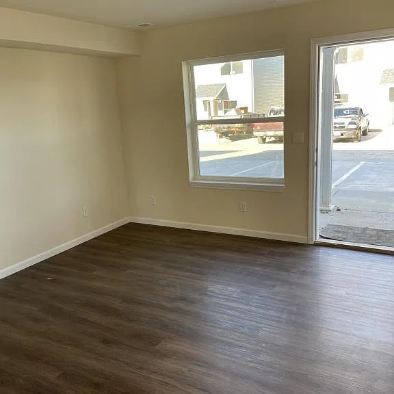 100 N Progress Dr — Photo 2