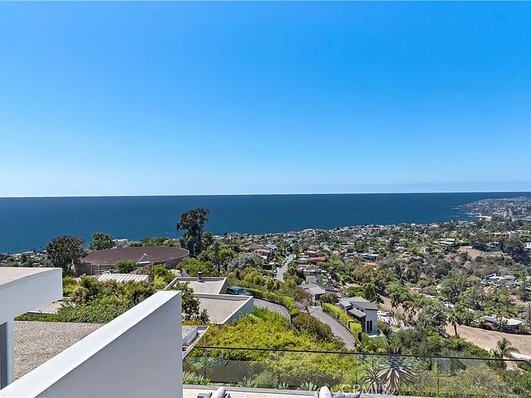 940 Summit Dr — Photo 40