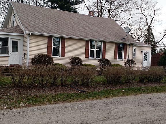 2nd image of 925 Henry St
